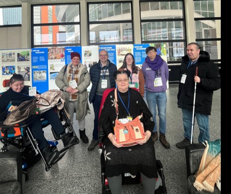 Gruppenfoto von 7 Personen